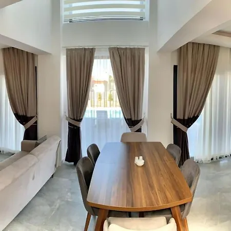 Nokta Park I 4+1 Villa, Oezel Havuzlu 费特希耶