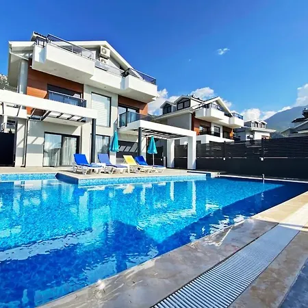 Nokta Park I 4+1 Villa, Oezel Havuzlu Вилла